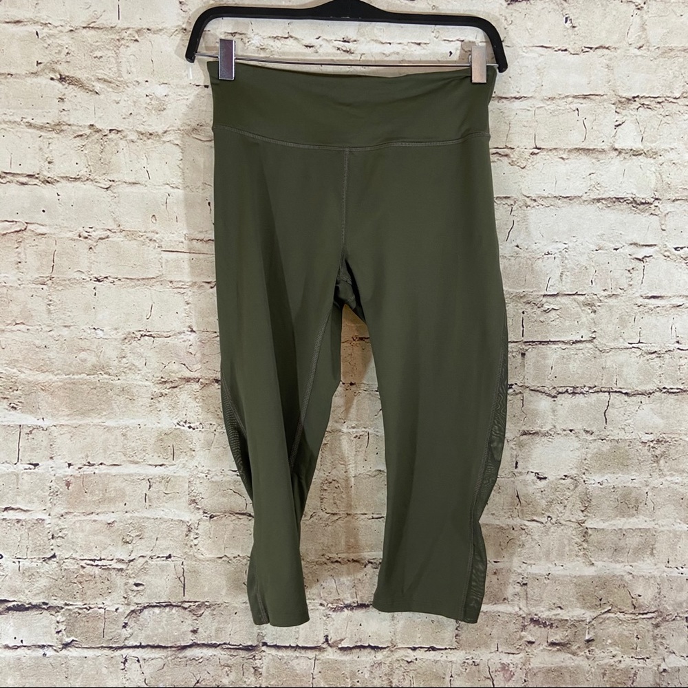 Olive green high rise Capri active leggings small
